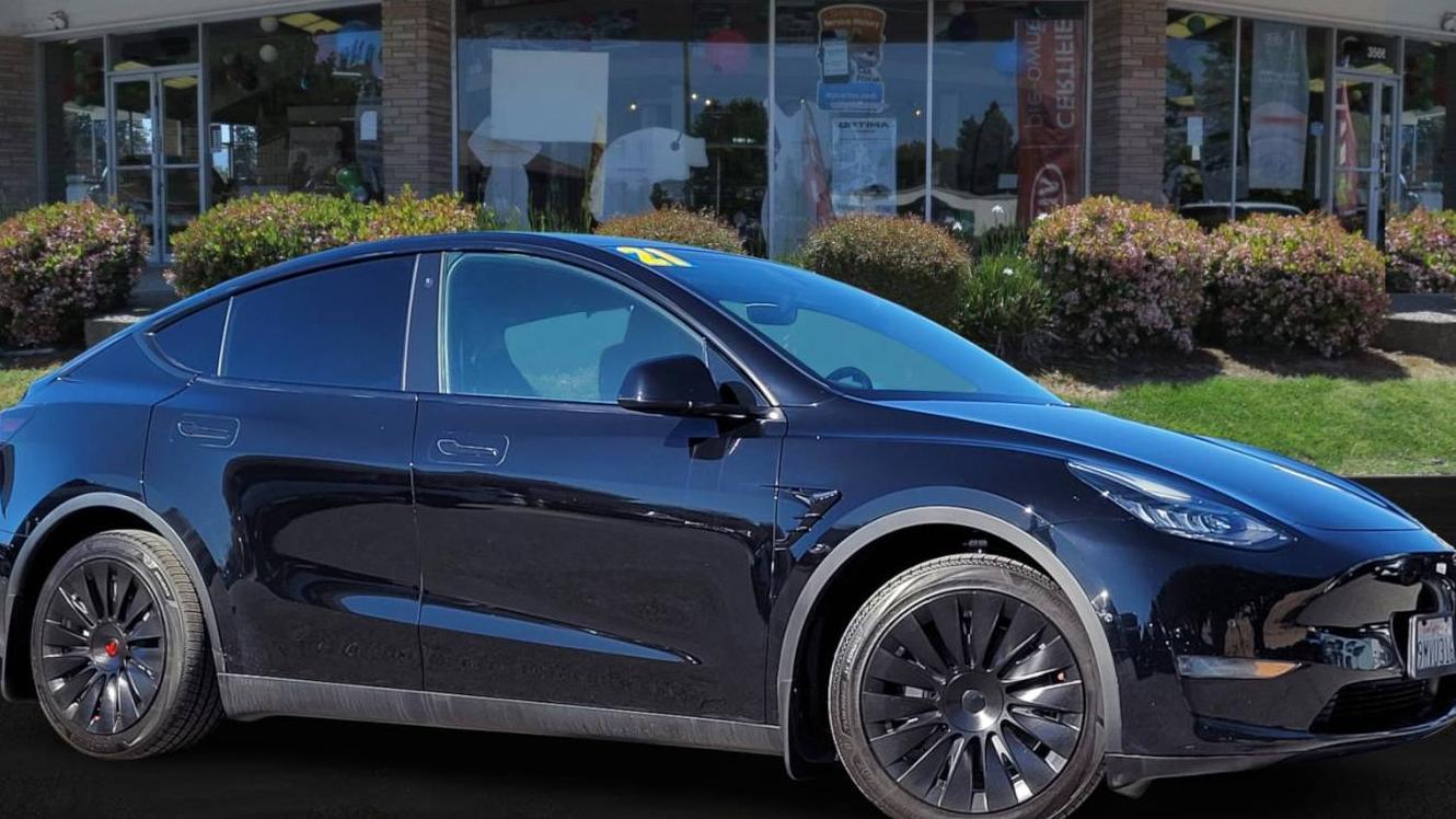 TESLA MODEL Y 2021 5YJYGDEE1MF093936 image